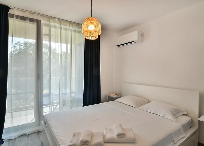 Free Parking Flats With Wifi And Pool * Варна