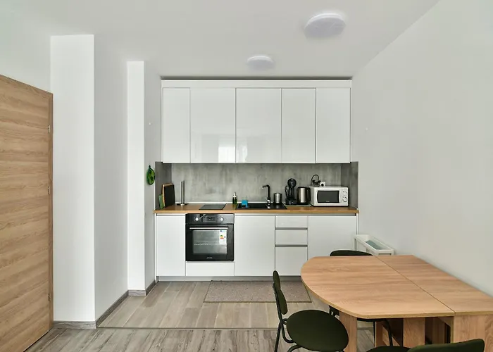 Апартамент Free Parking Flats With Wifi And Pool *