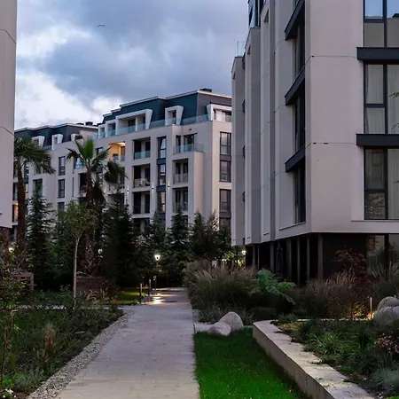 Free Parking Flats With Wifi And Pool *