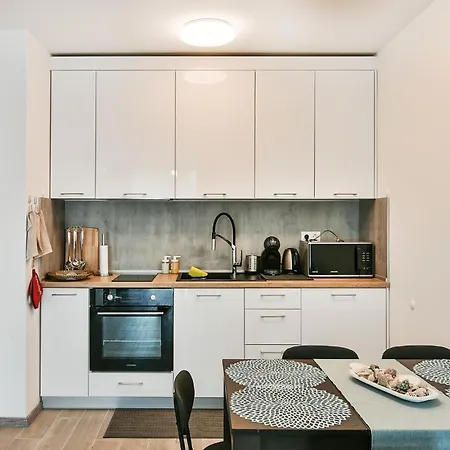 Free Parking Flats With Wifi And Pool Apartamento Varna