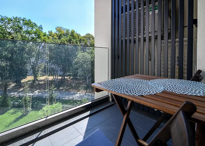 Free Parking Flats With Wifi And Pool Apartment *