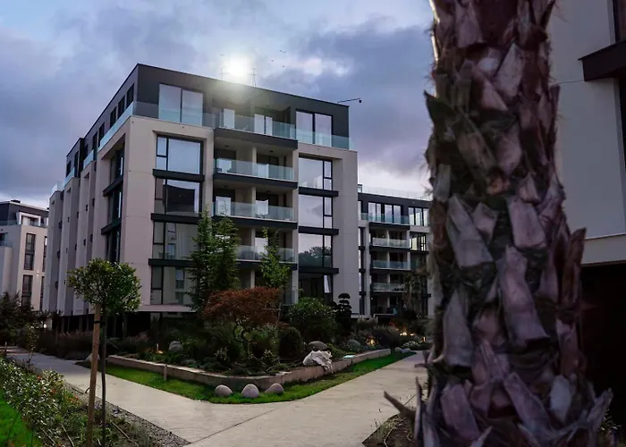 Free Parking Flats With Wifi And Pool Apartment *