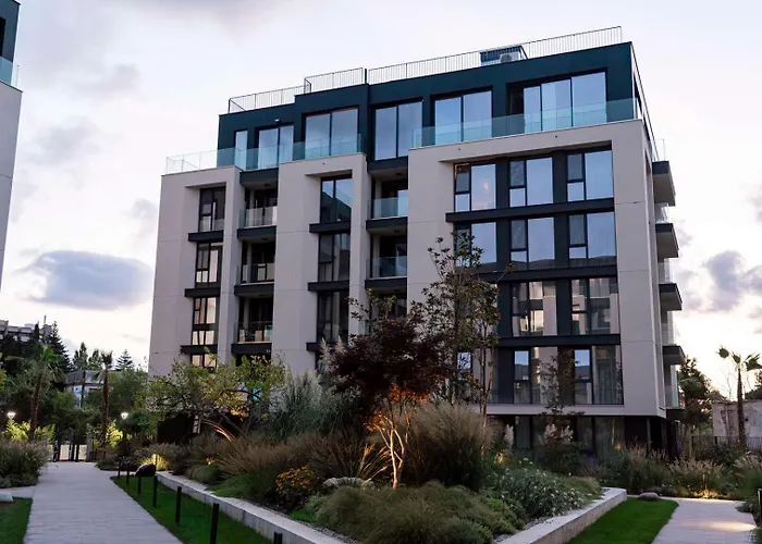 Free Parking Flats With Wifi And Pool *